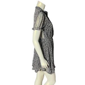 Trixxi Size Small Floral Pattern Dress